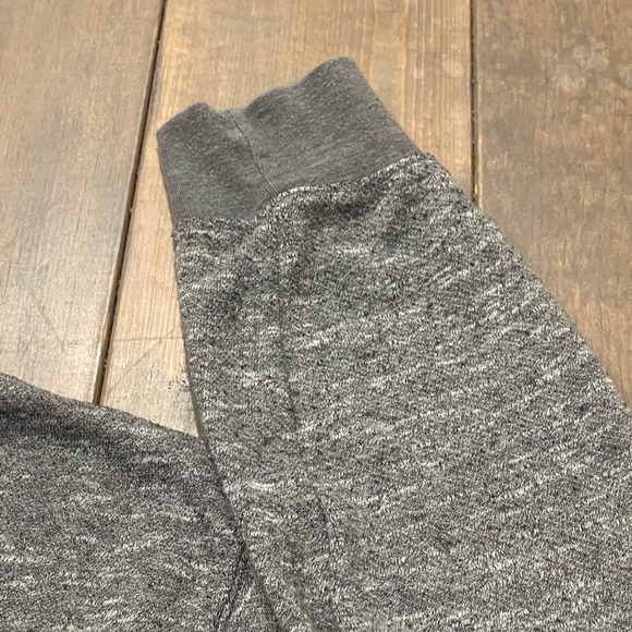 SOLD ✅ Threads 4 Thought Men’s Long Sleeve  Lightweight Gray Sweatshirt Size: L - Picture 3 of 8